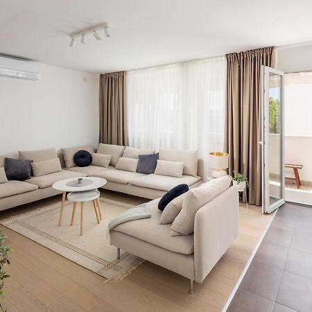 Apartment Nova 4* Dugi Rat Exteriér fotografie