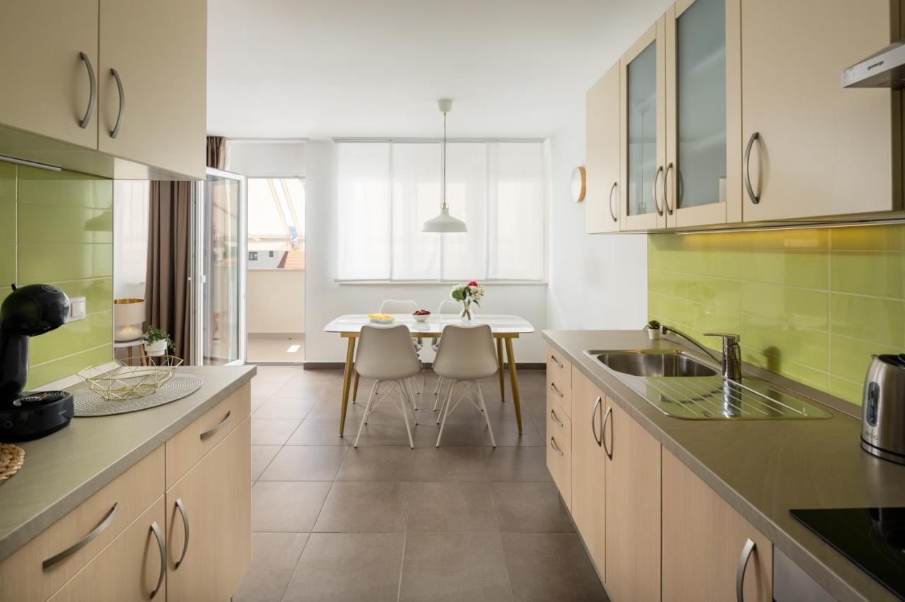 Apartment Nova 4* Dugi Rat Exteriér fotografie